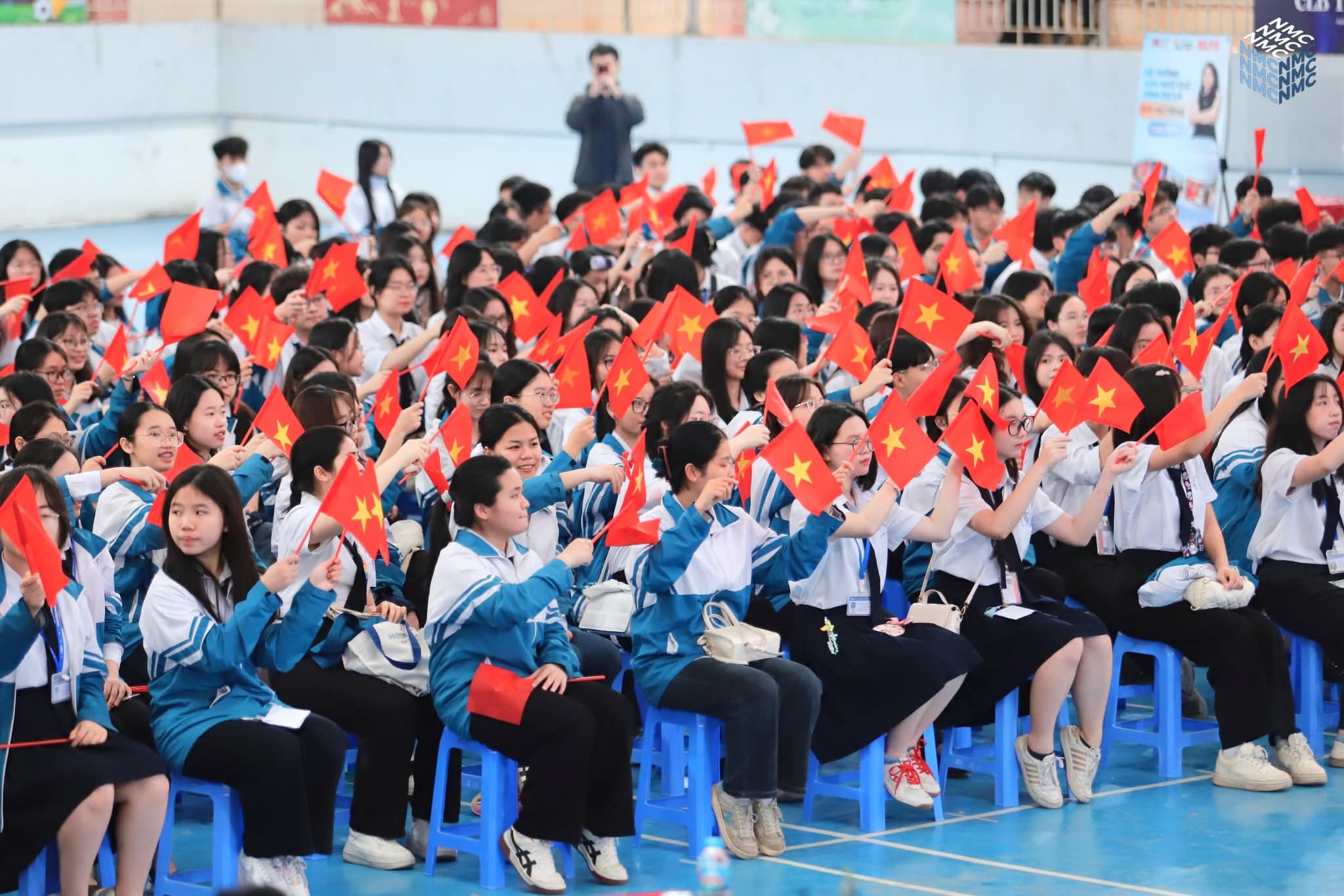 THÁNG 3 -2025: Thị trường lao động và nghề nghiệp trong xã hội hiện đại